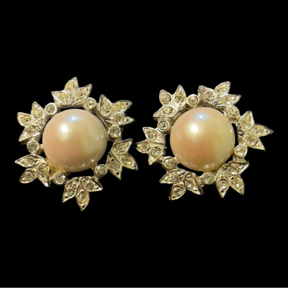 Faux pearl and rhinestone clip on earrings - Picture 7 of 11